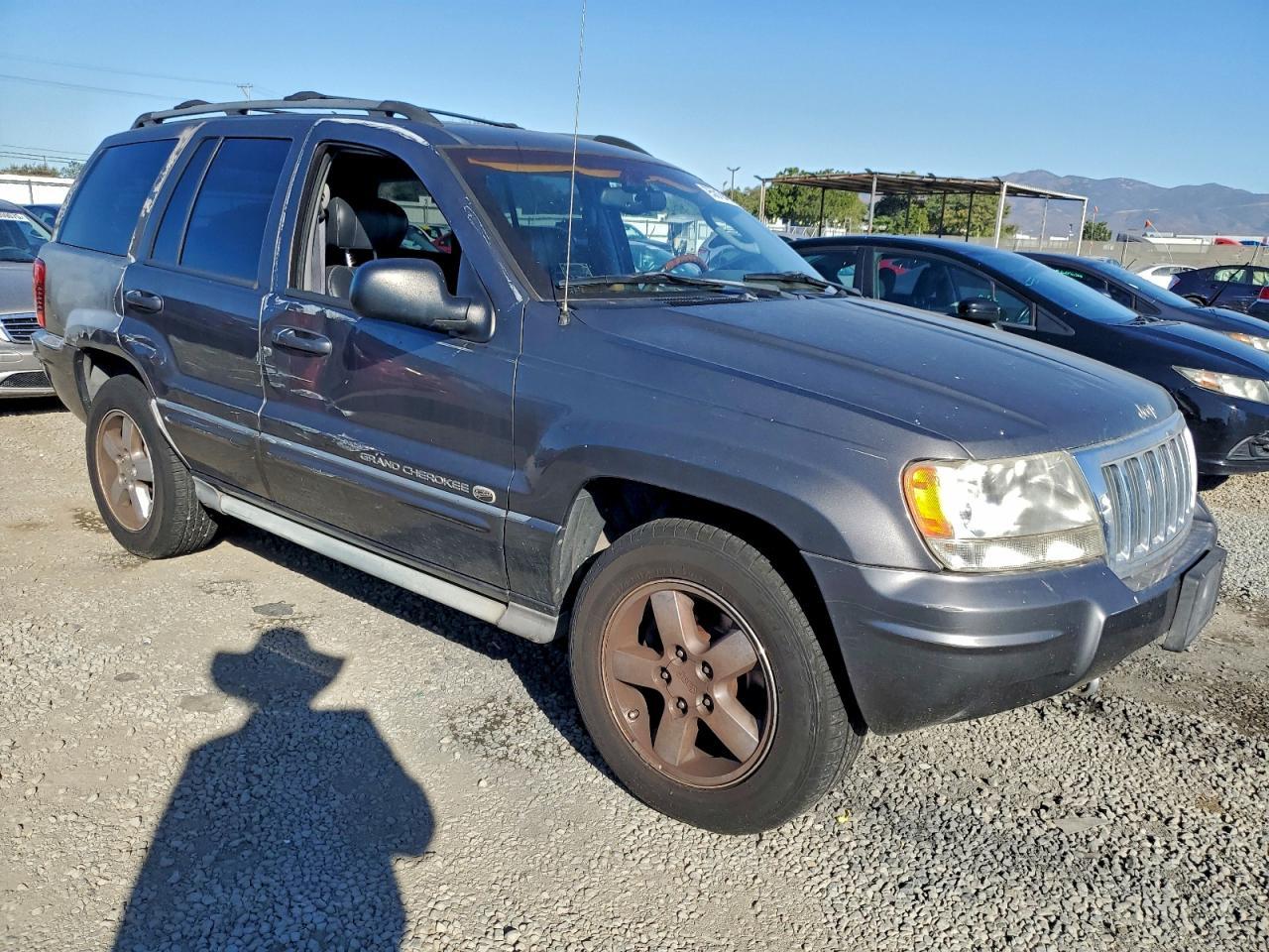2004 Jeep Grand Cherokee Overland - Image 4