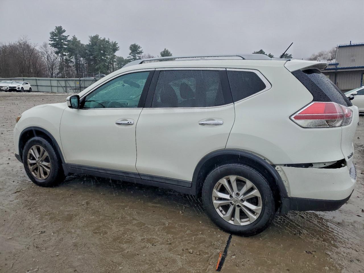 2016 Nissan Rogue S - Фото 2