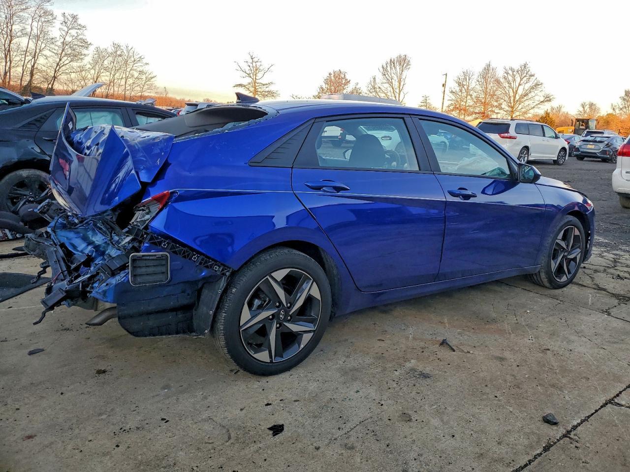 2023 Hyundai Elantra Sel - Image 3