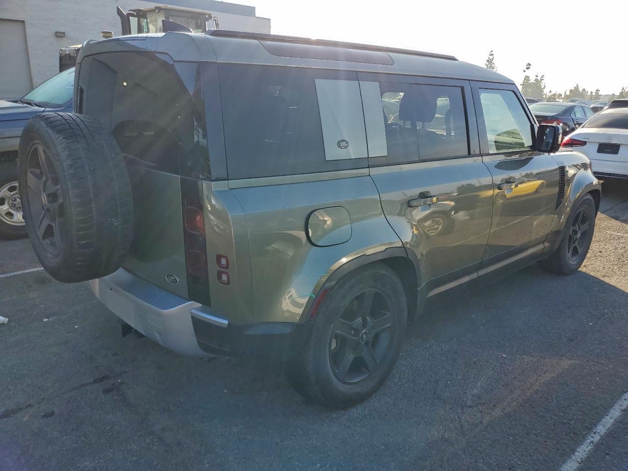 2020 Land Rover Defender 110 - Фото 3