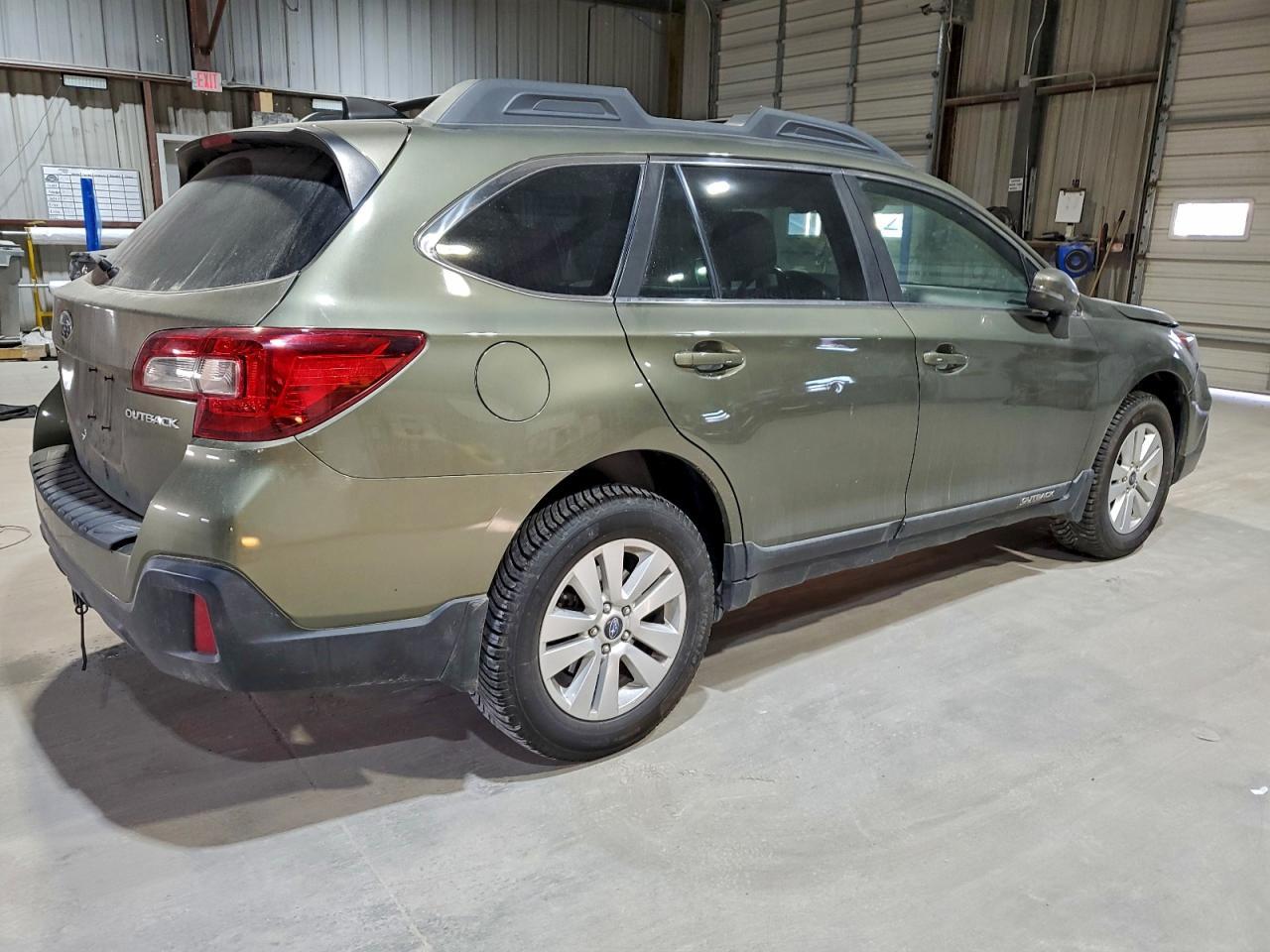 2018 Subaru Outback 2.5I Premium - Image 3
