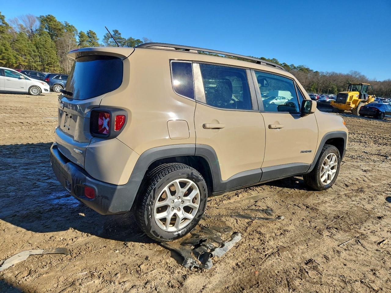 2016 Jeep Renegade Latitude - Image 3