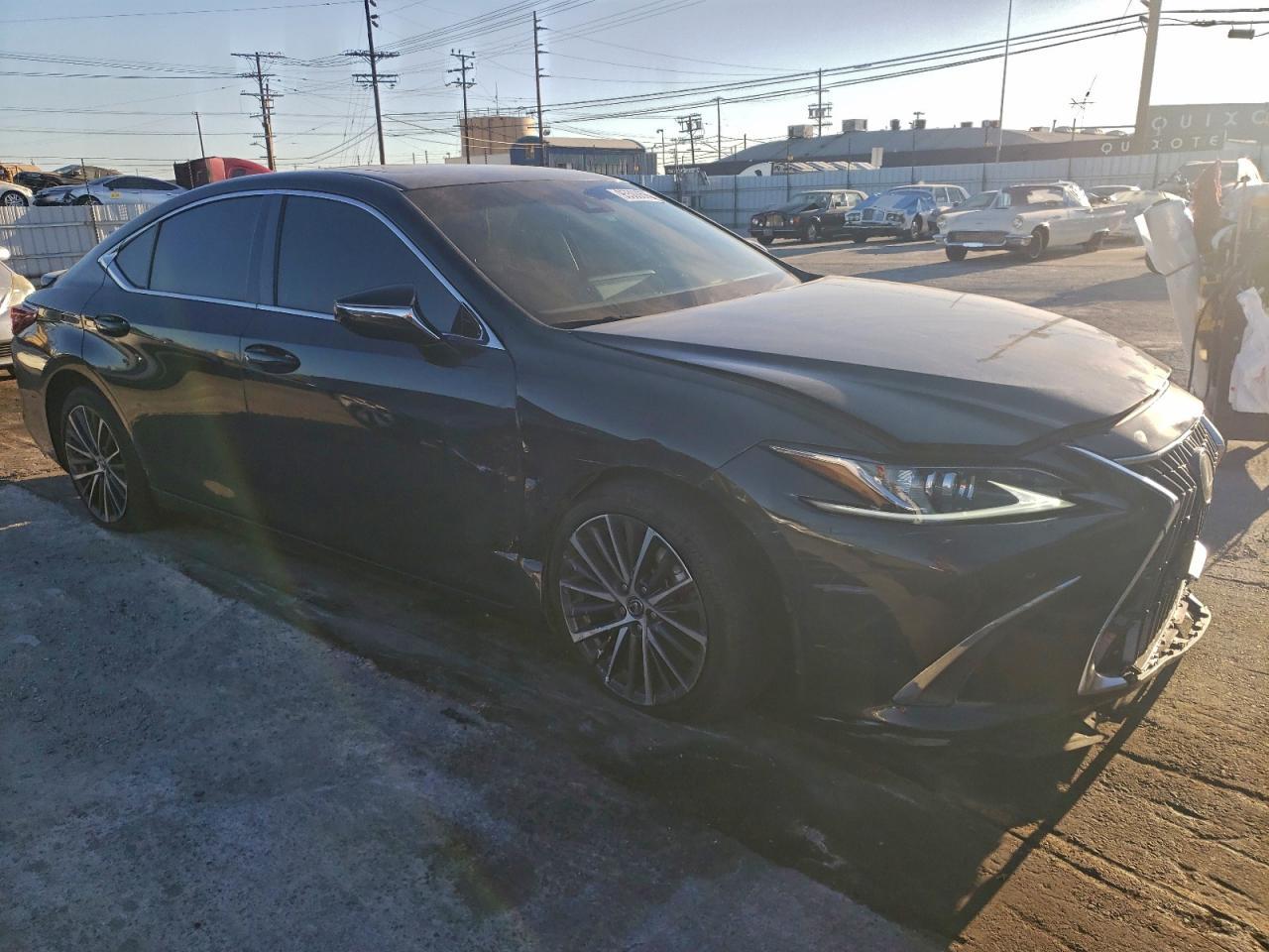 2024 Lexus Es300H - Image 4