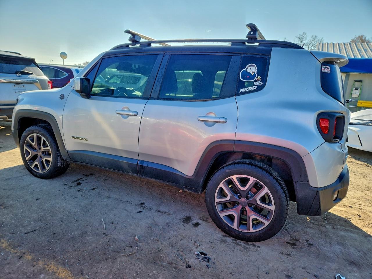 2015 Jeep Renegade Latitude - Фото 2