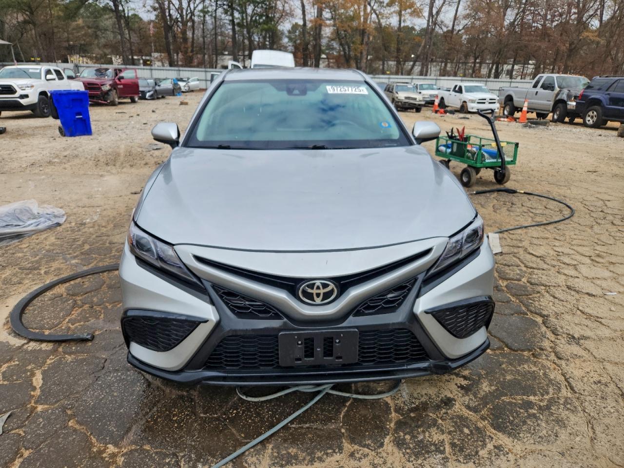 2021 Toyota Camry Se - Фото 5