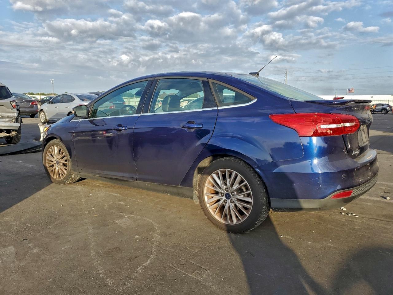 2017 Ford Focus Titanium - Фото 2