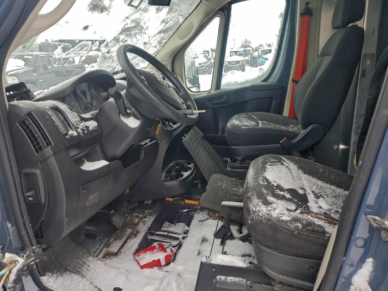 2020 Ram Promaster 3500 Delivery Van - Фото 7
