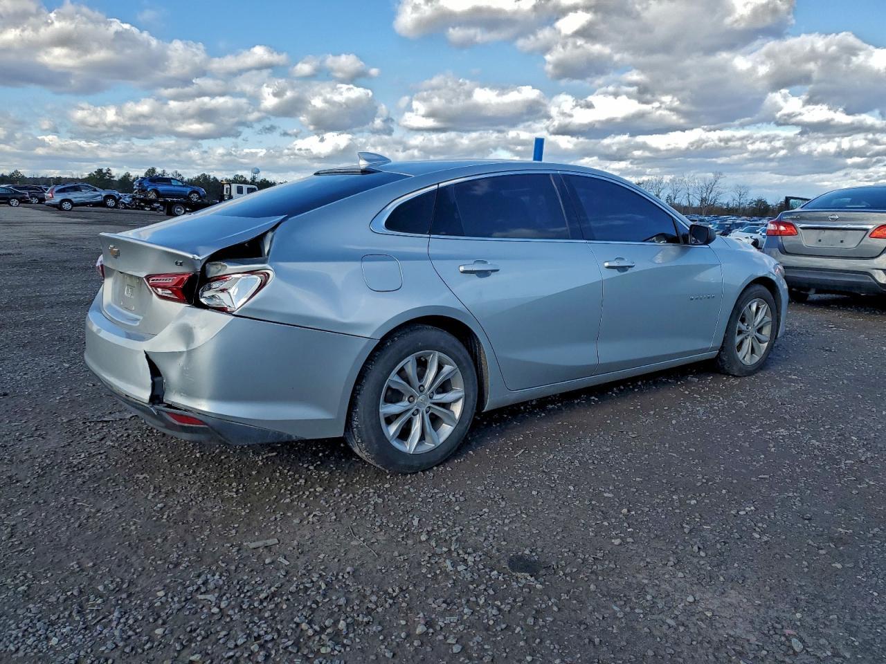 2020 Chevrolet Malibu Lt - Image 3