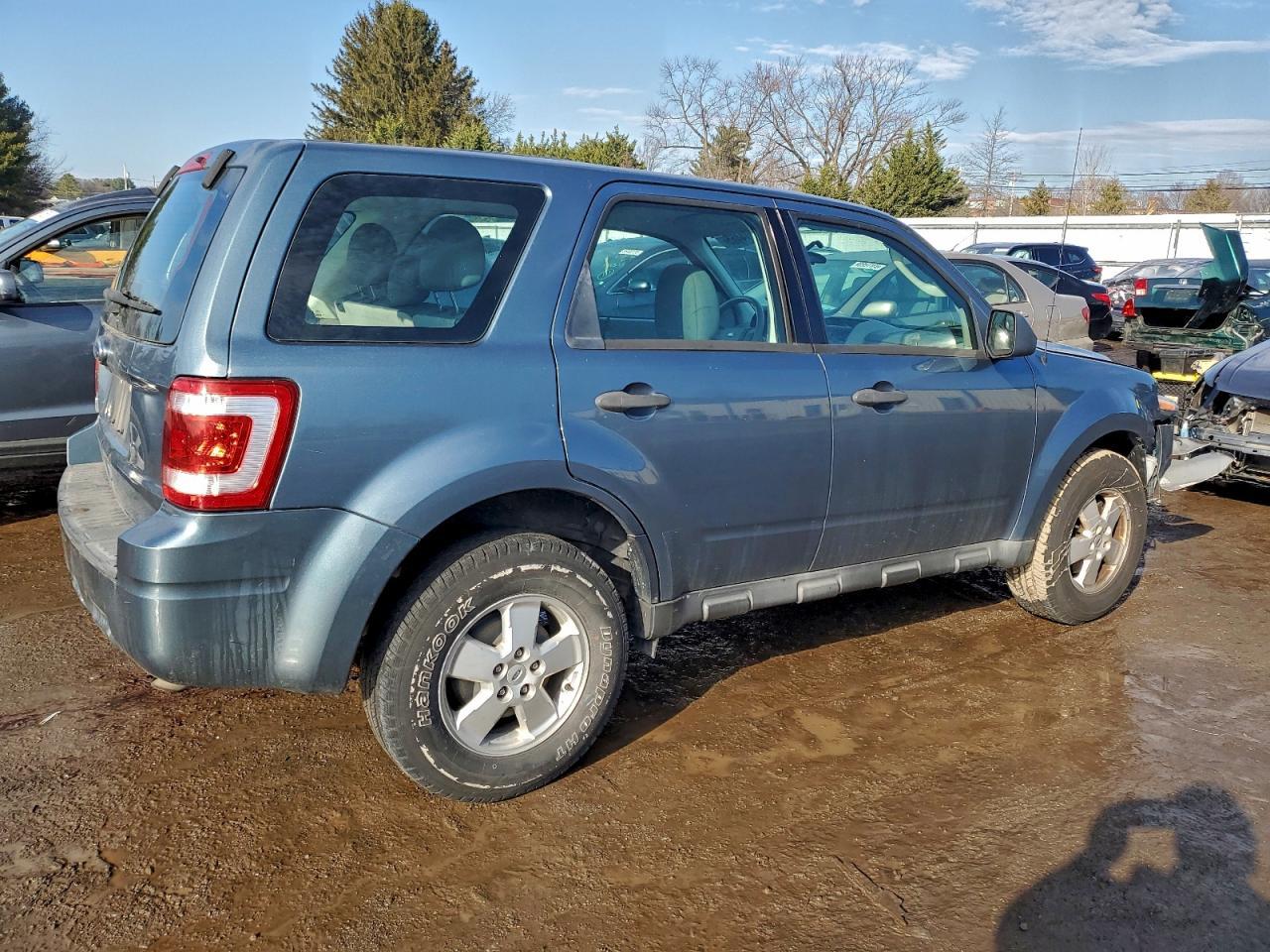 2012 Ford Escape Xls - Image 3