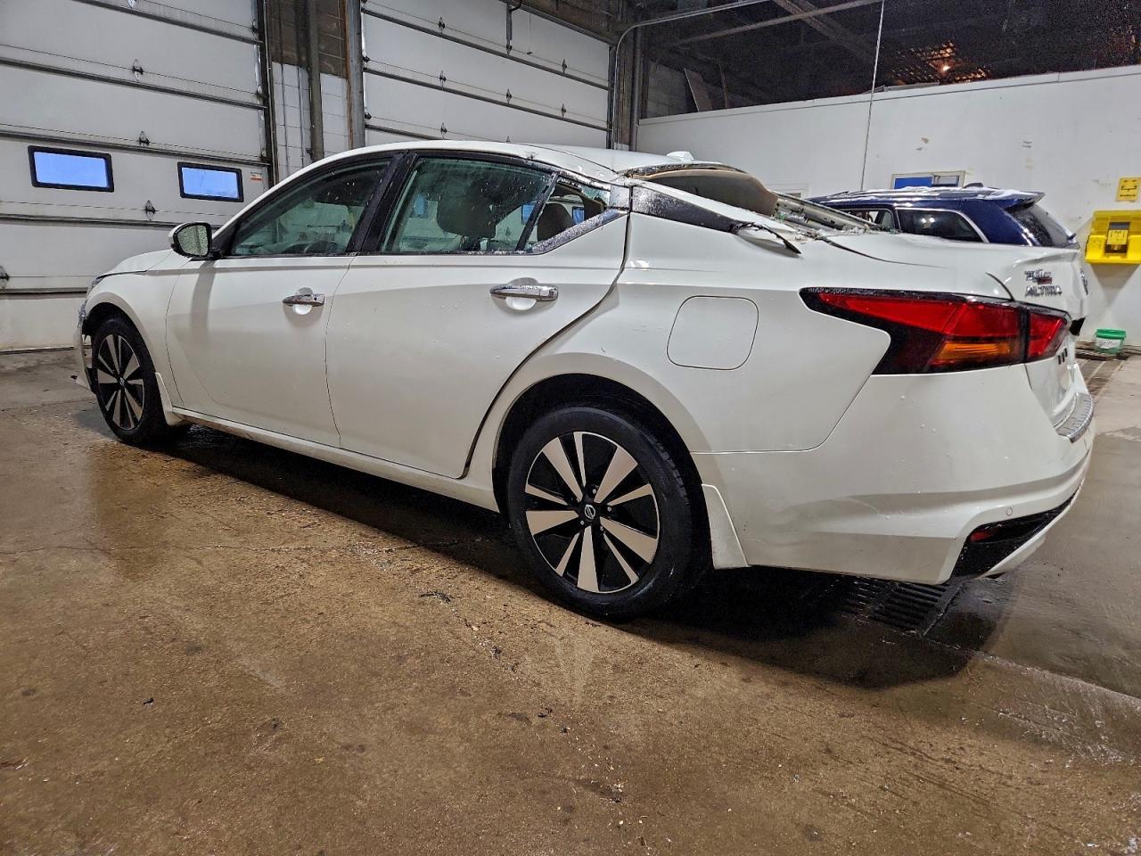 2022 Nissan Altima Sv - Image 2