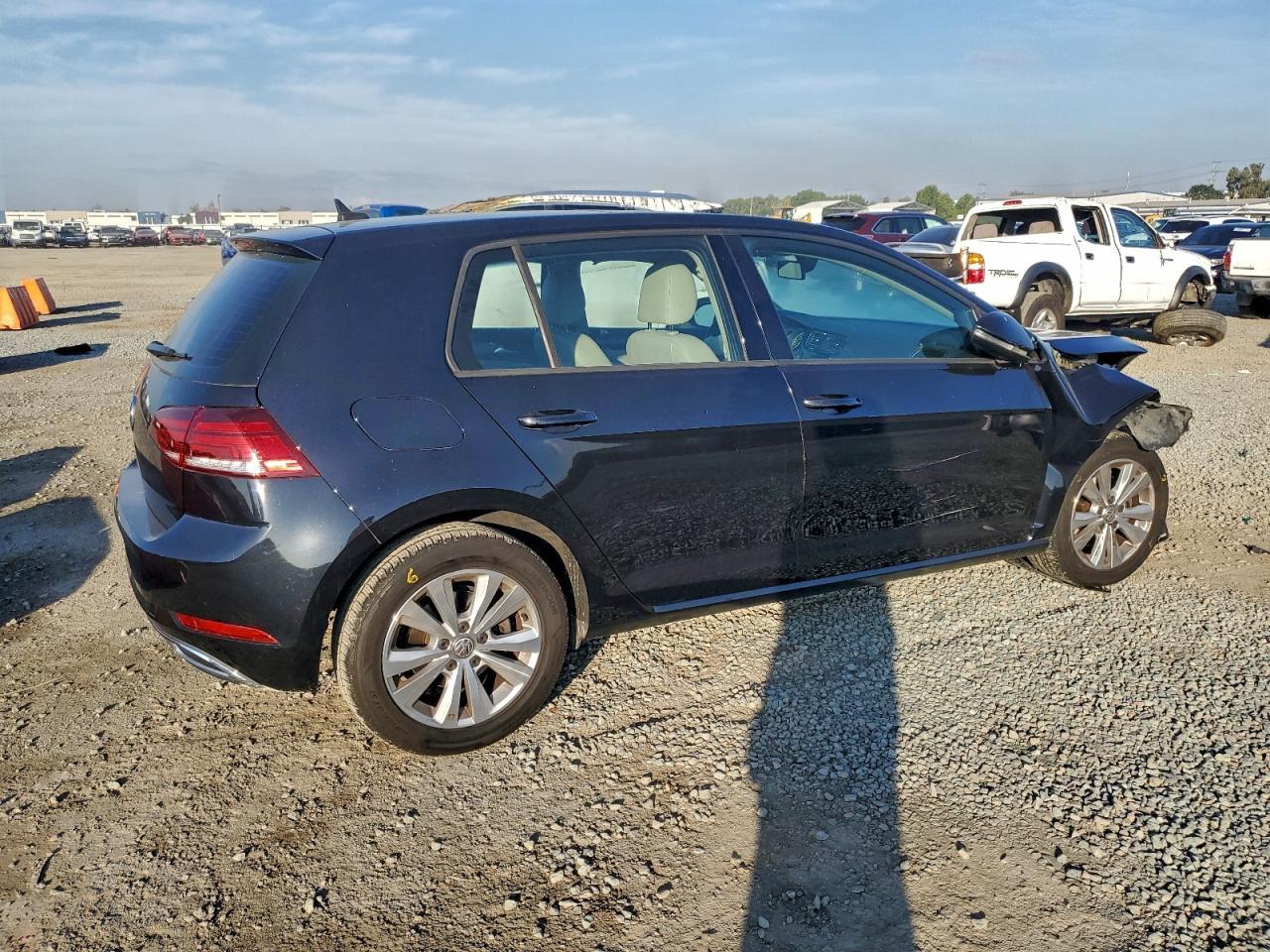 2021 Volkswagen Golf - Image 3