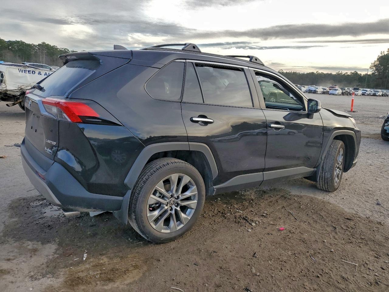 2025 Toyota Rav4 Limited - Фото 3