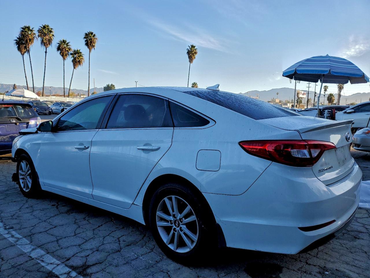 2015 Hyundai Sonata Se - Image 2