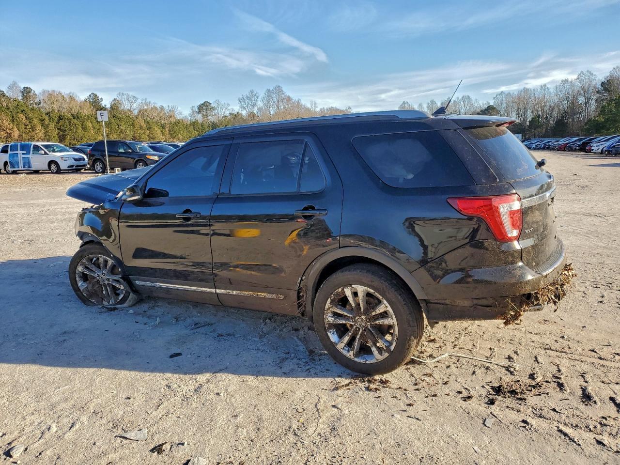 2018 Ford Explorer Xlt - Image 2