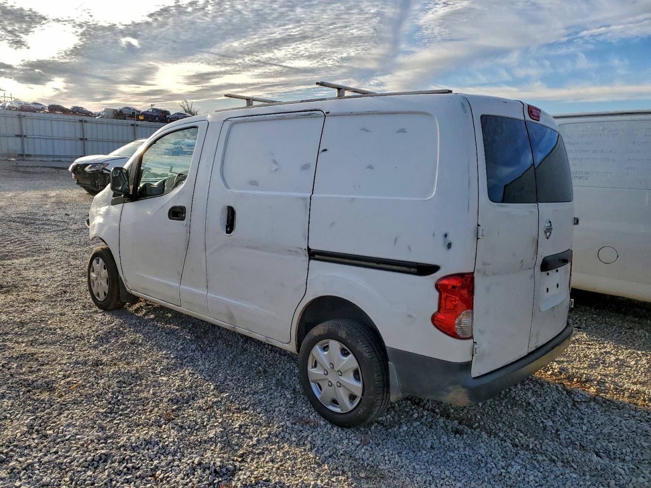 2015 Nissan Nv200 2.5S - Фото 2