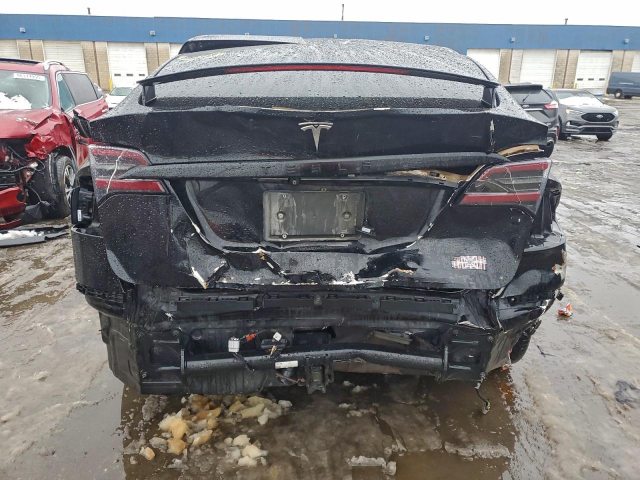 2022 Tesla Model X - Фото 6