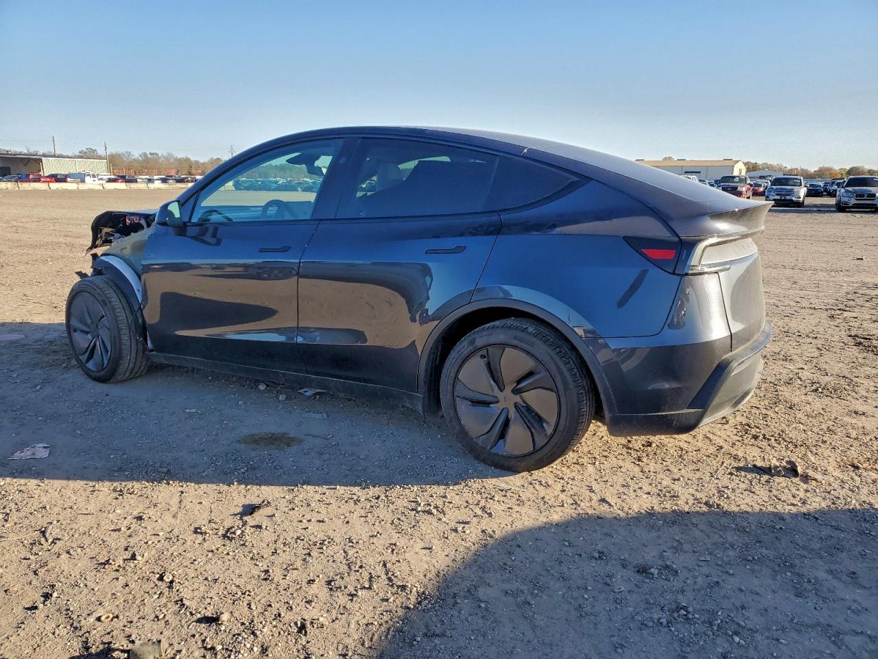 2026 Tesla Model Y - Фото 2