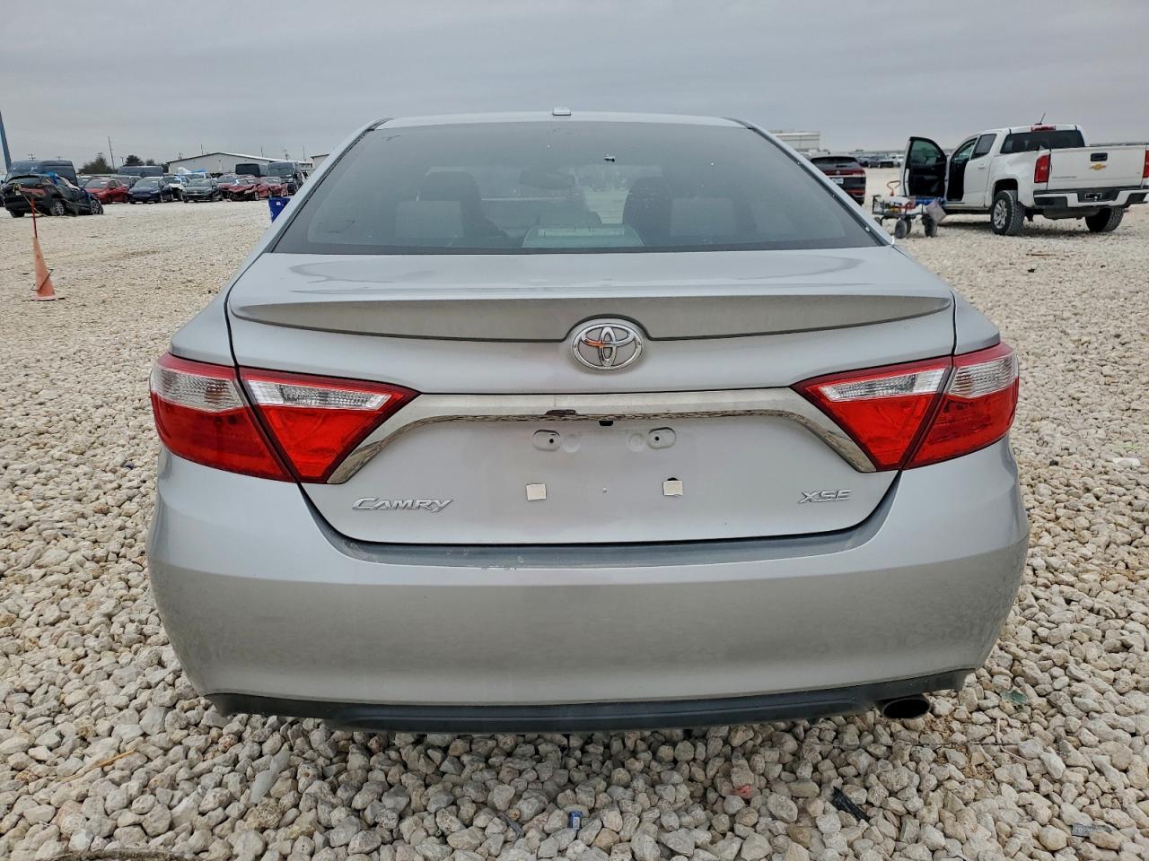 2017 Toyota Camry Le - Фото 6