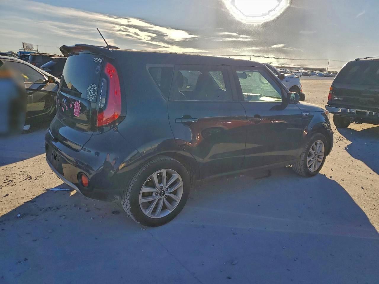 2017 Kia Soul + - Image 3