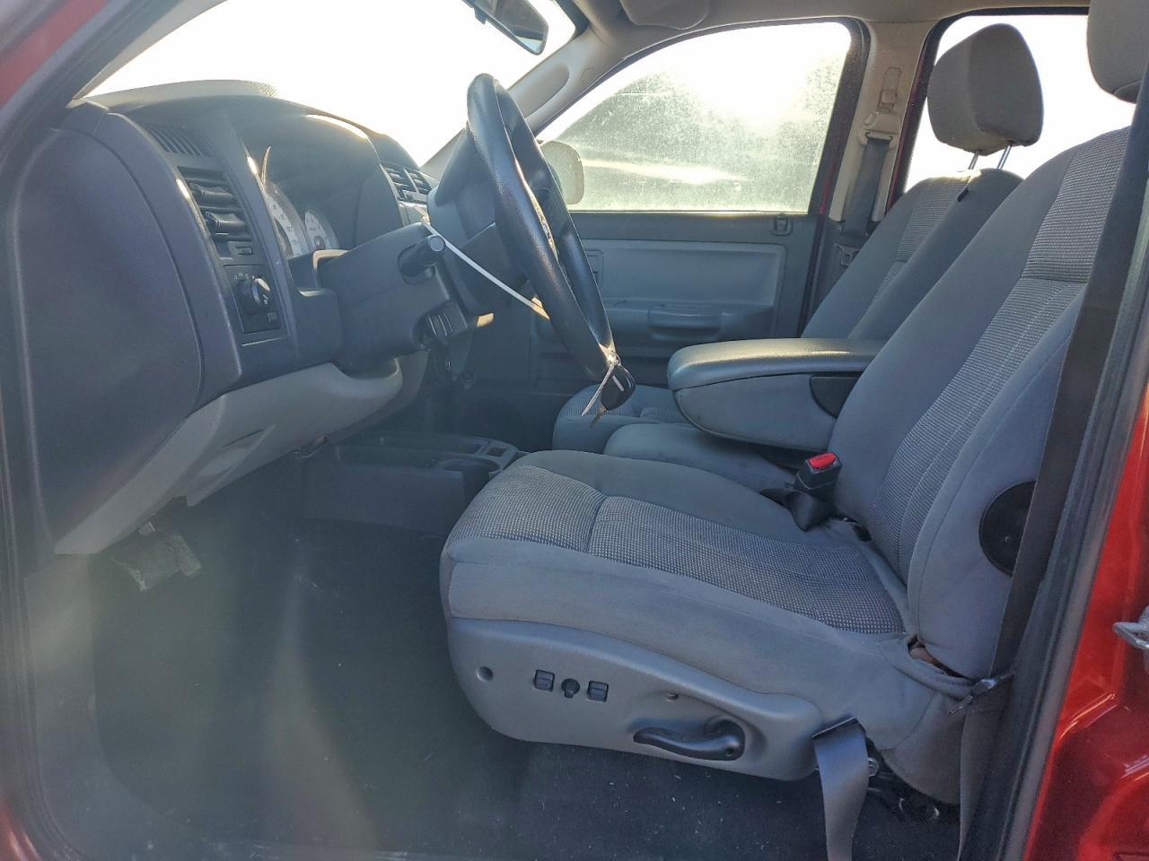 2008 Dodge Dakota Quad Slt - Image 7