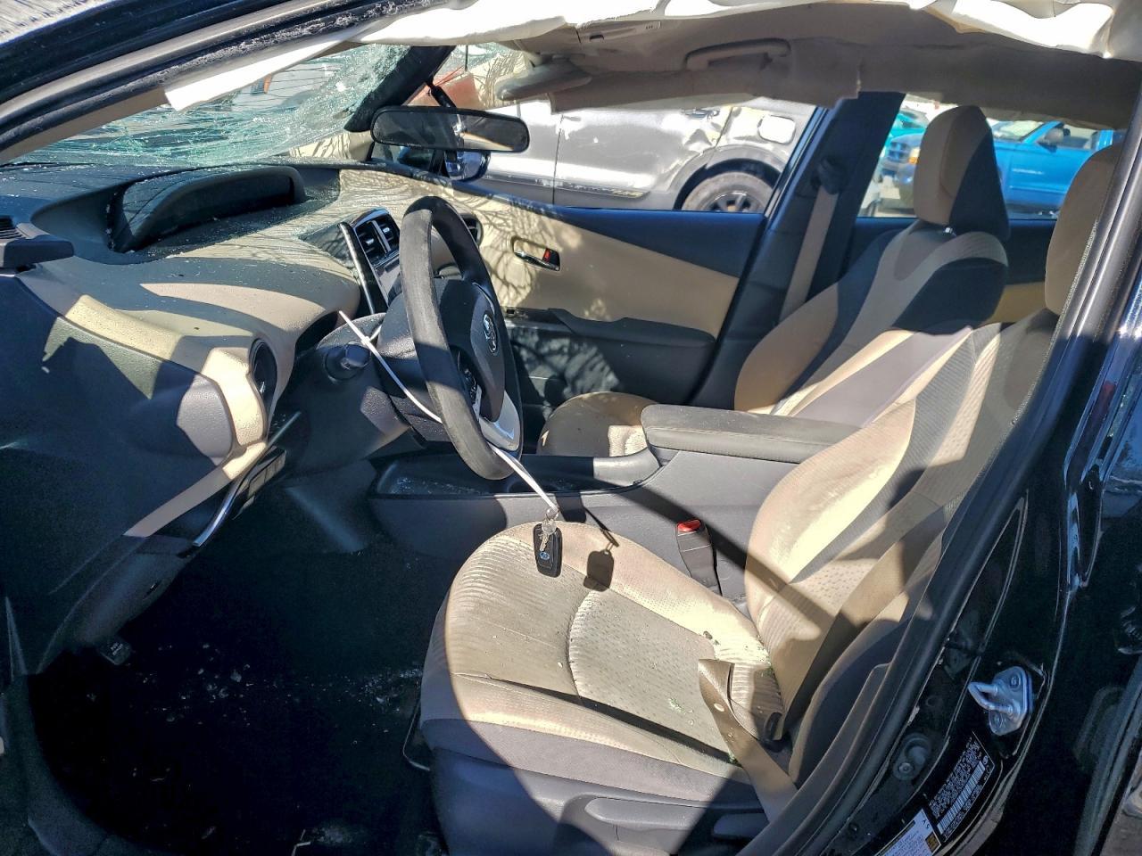 2017 Toyota Prius Two - Фото 7