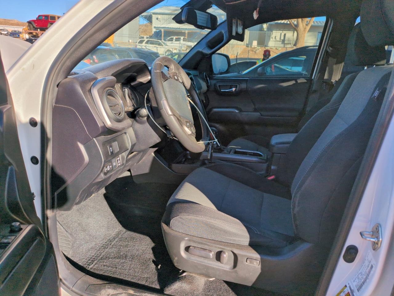 2020 Toyota Tacoma Double Cab - Image 7