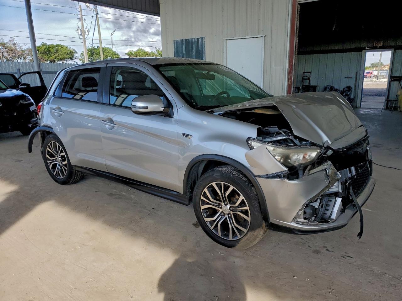 2019 Mitsubishi Outlander Sport Es - Image 4