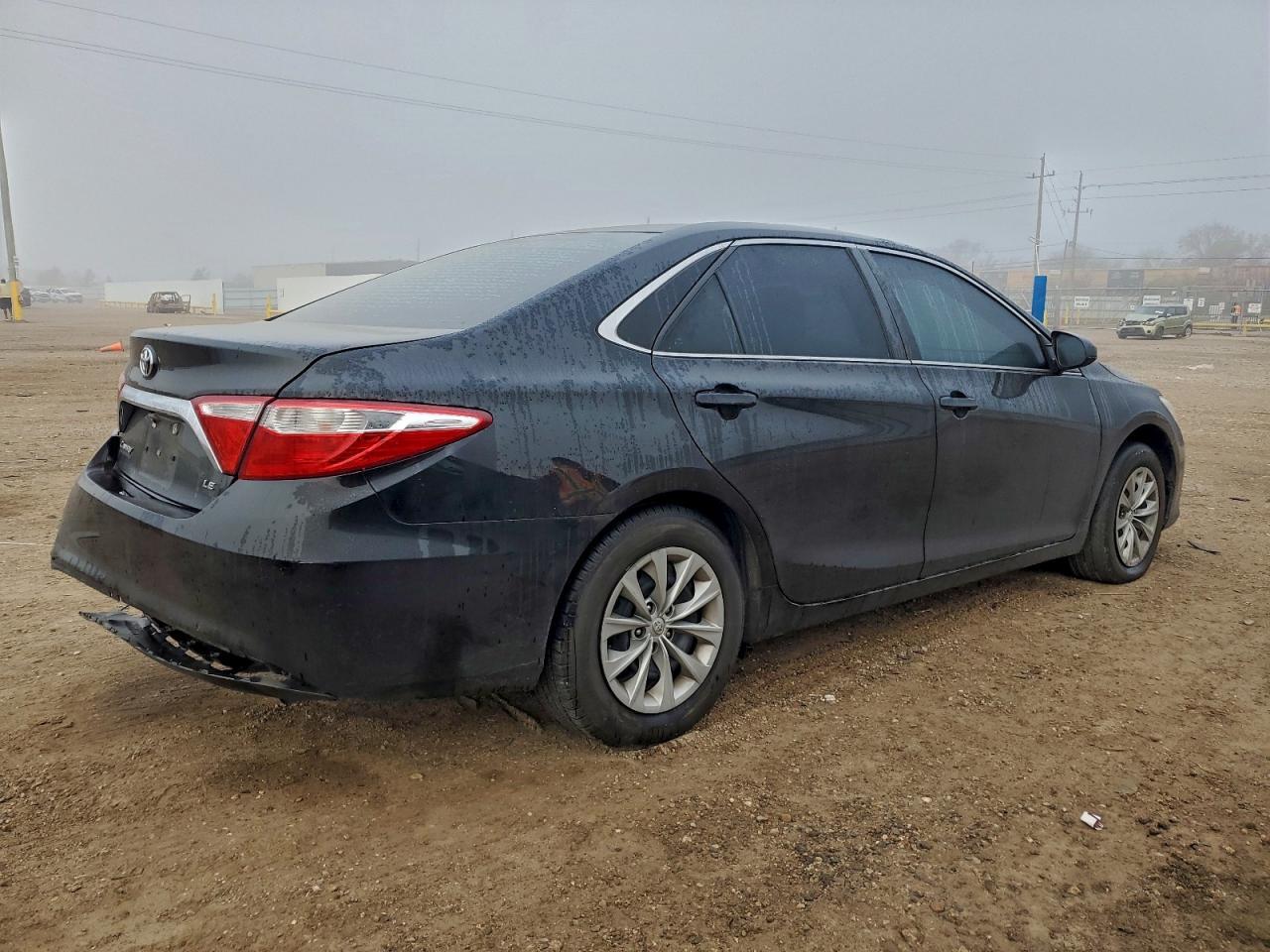 2015 Toyota Camry Le - Фото 3
