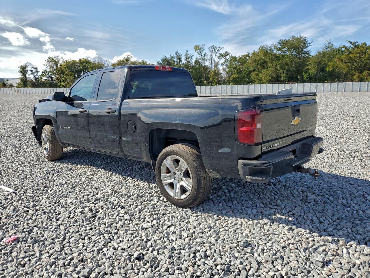 2016 Chevrolet Silverado C1500 Custom - Image 2