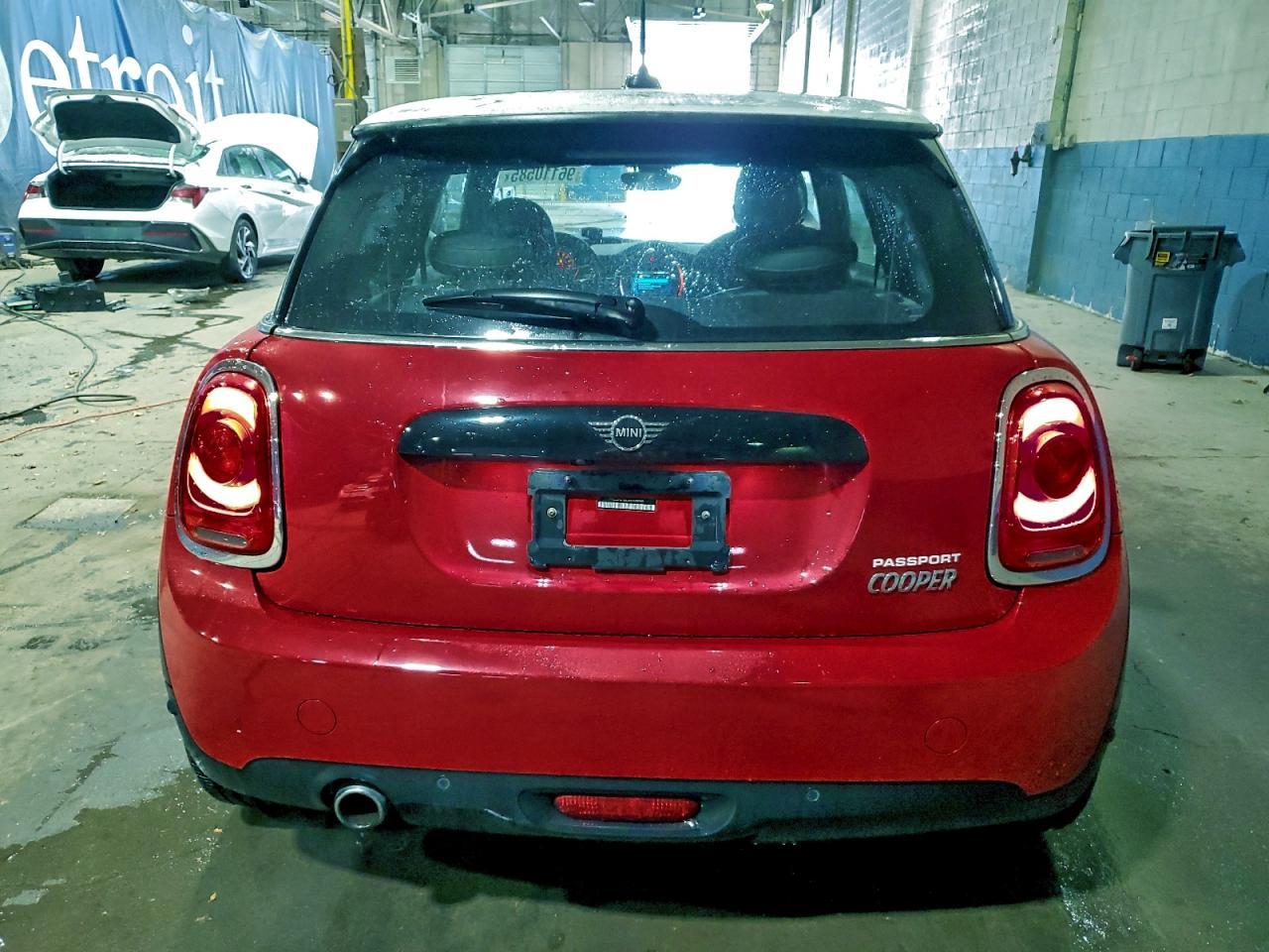 2020 Mini Cooper - Фото 6