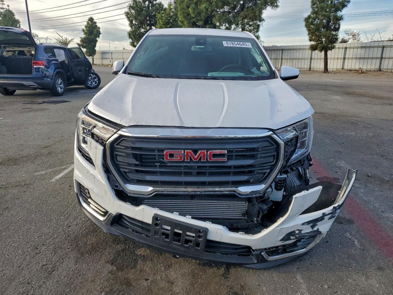 2024 GMC Terrain Sle - Image 5