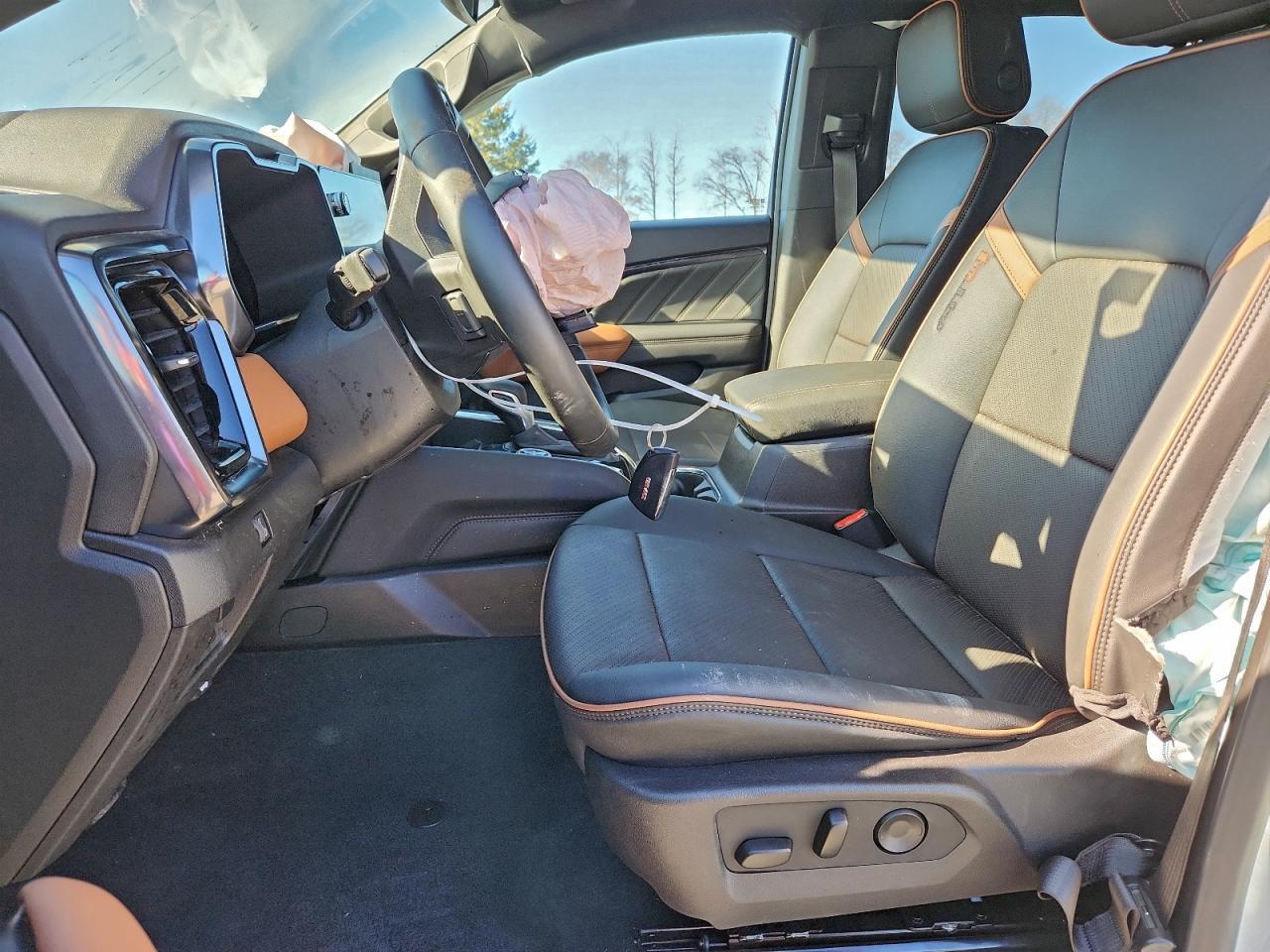 2025 GMC Canyon At4 - Image 7