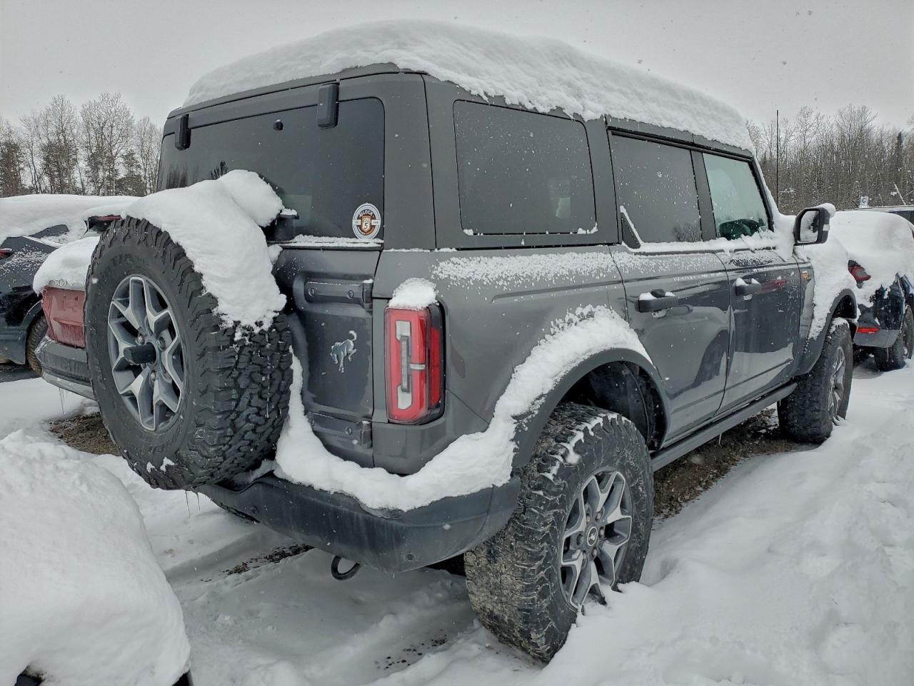 2022 Ford Bronco Base - Image 3