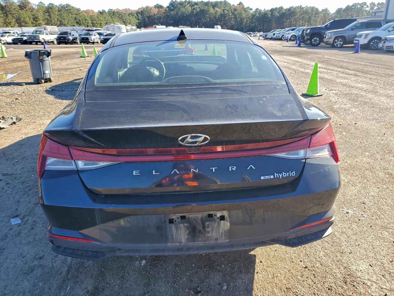 2023 Hyundai Elantra Blue - Image 6