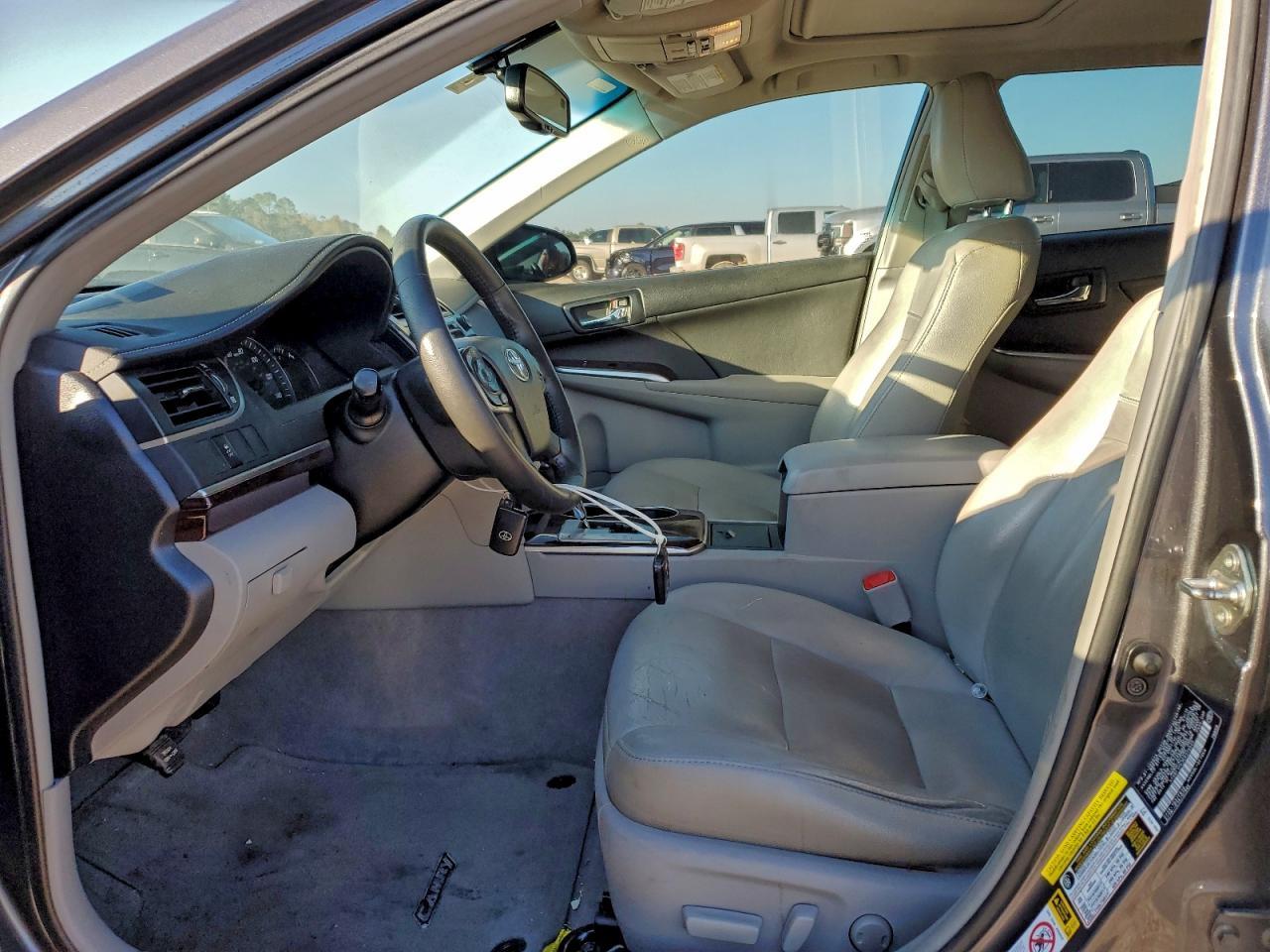 2014 Toyota Camry L - Image 7