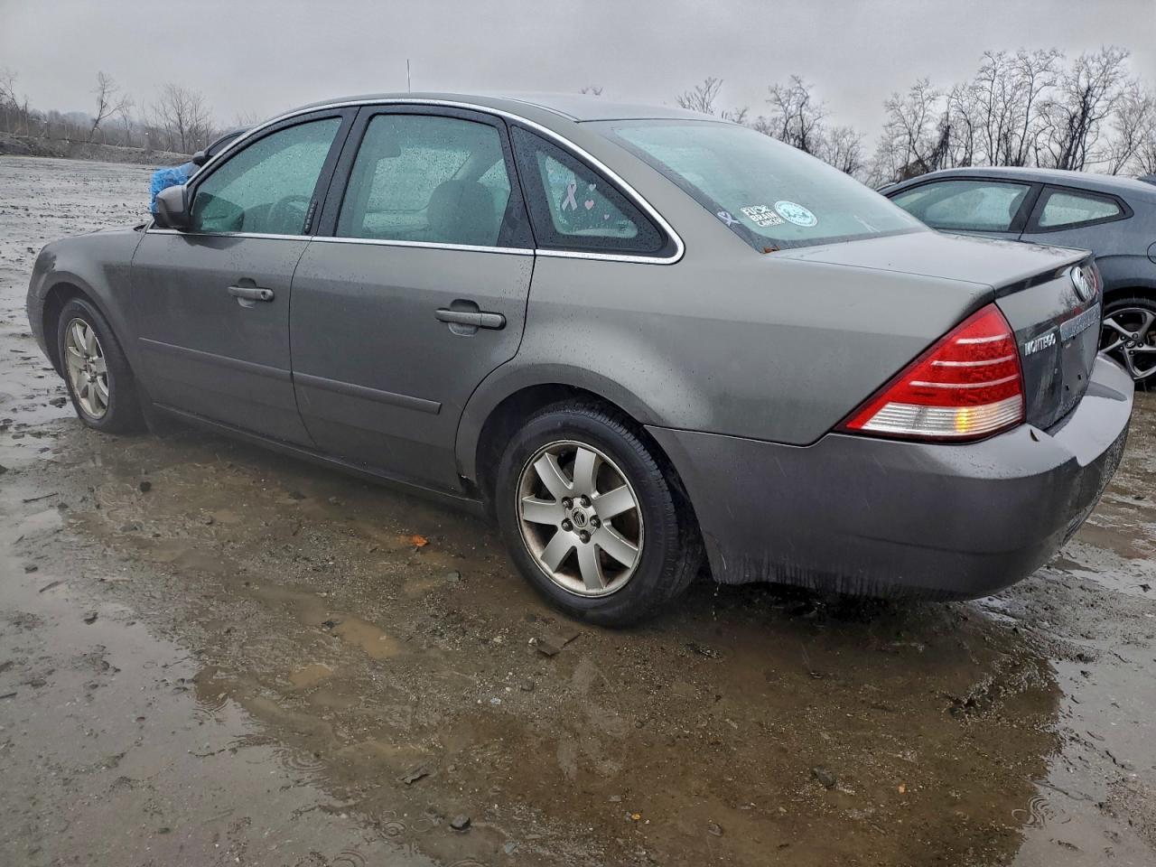 2005 Mercury Montego - Image 2