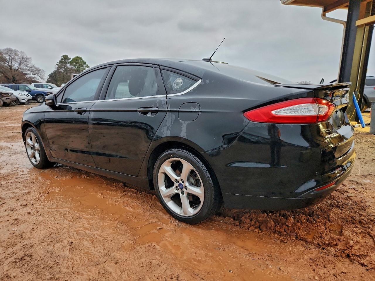 2016 Ford Fusion Se - Фото 2