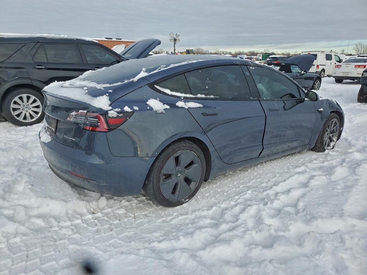 2022 Tesla Model 3 - Фото 3