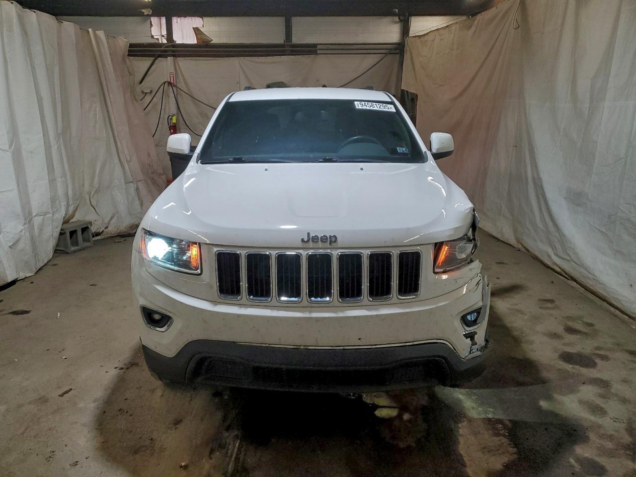 2015 Jeep Grand Cherokee Laredo - Image 5