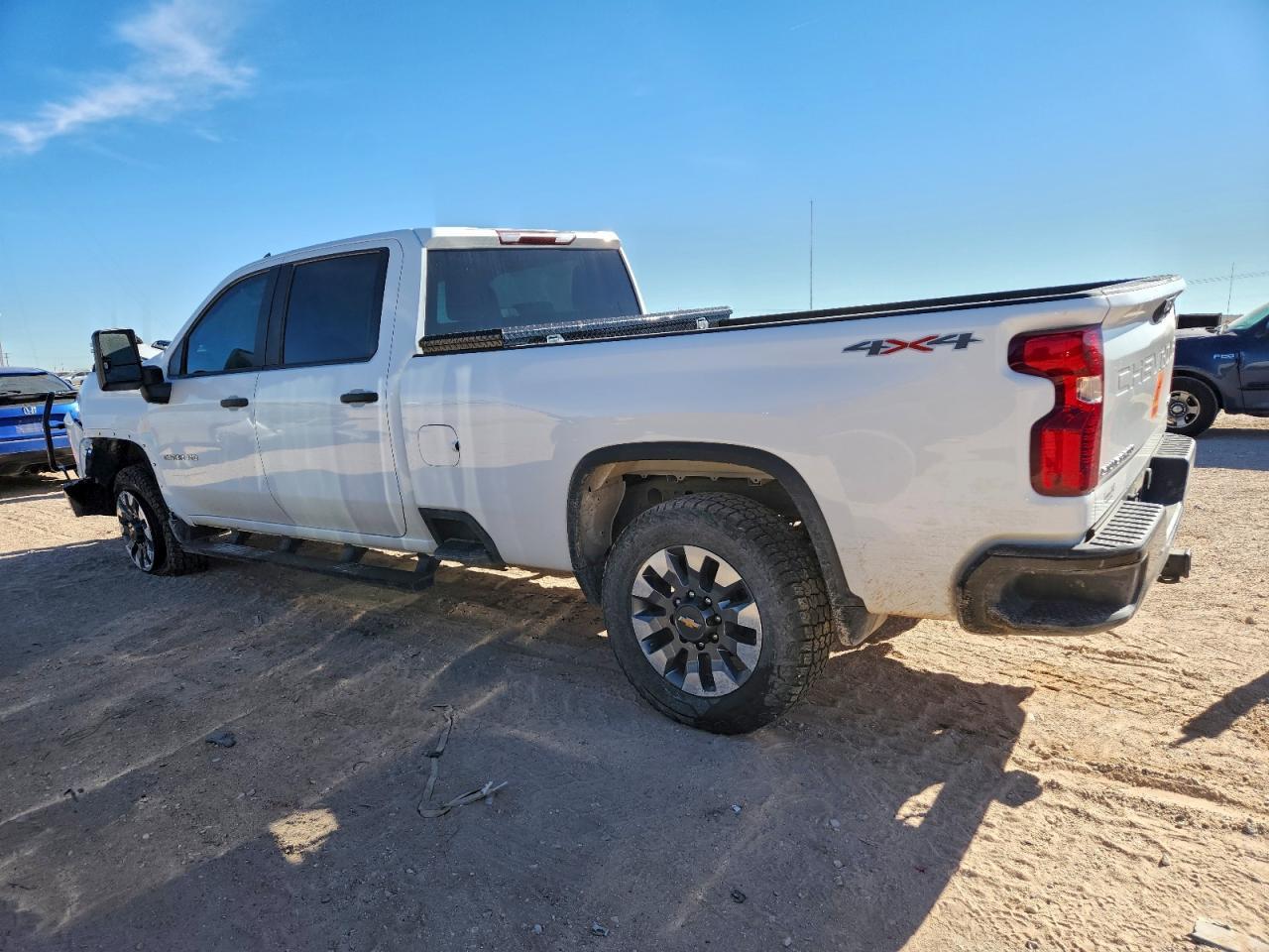 2023 Chevrolet Silverado K2500 Custom - Фото 2