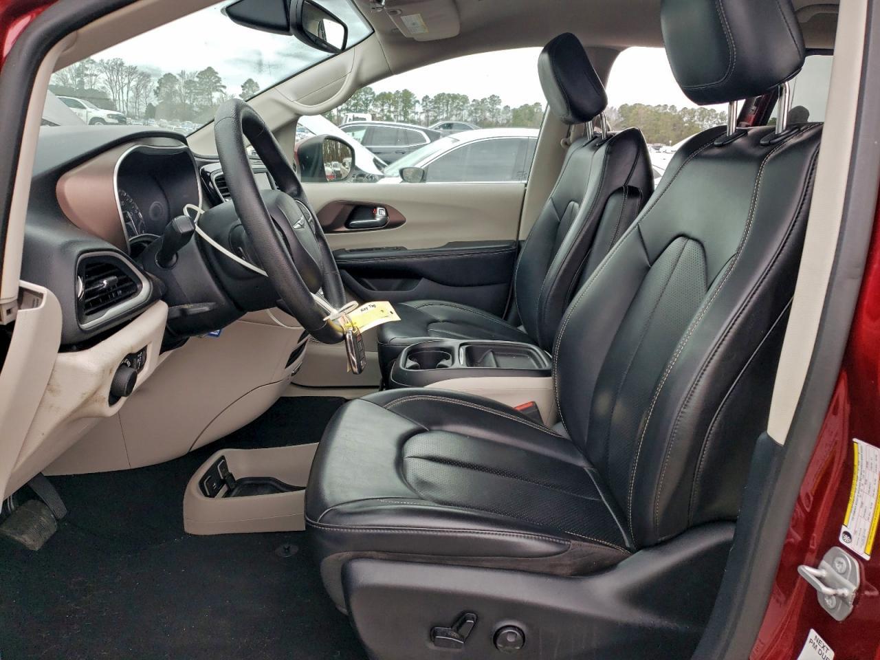 2020 Chrysler Voyager Lxi - Фото 7