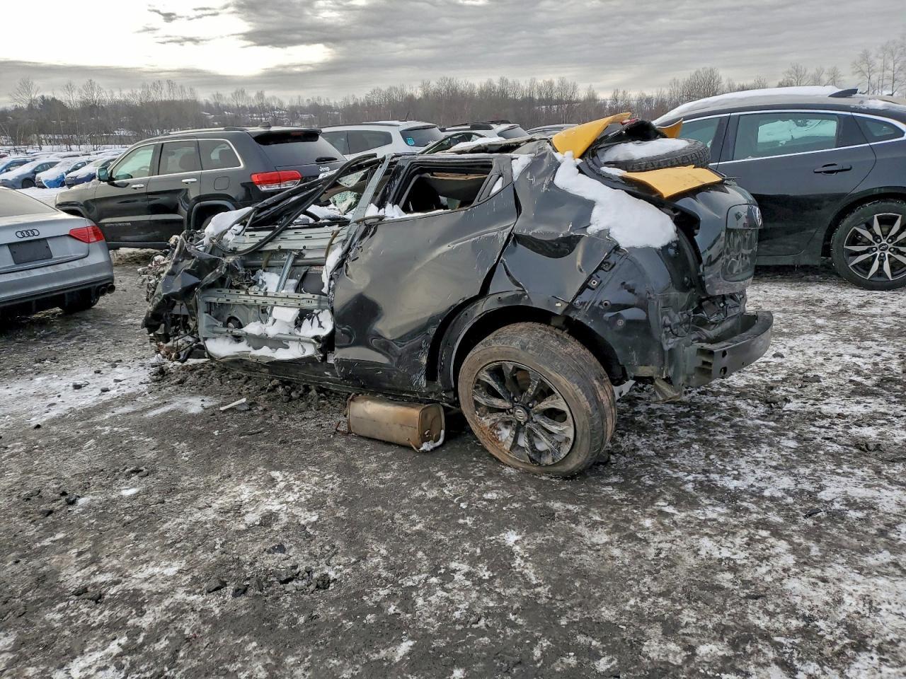 2016 Nissan Juke S - Image 2