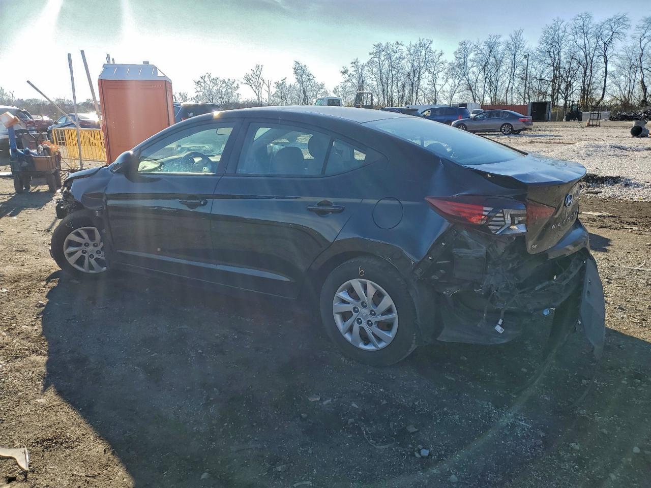 2020 Hyundai Elantra Se - Image 2