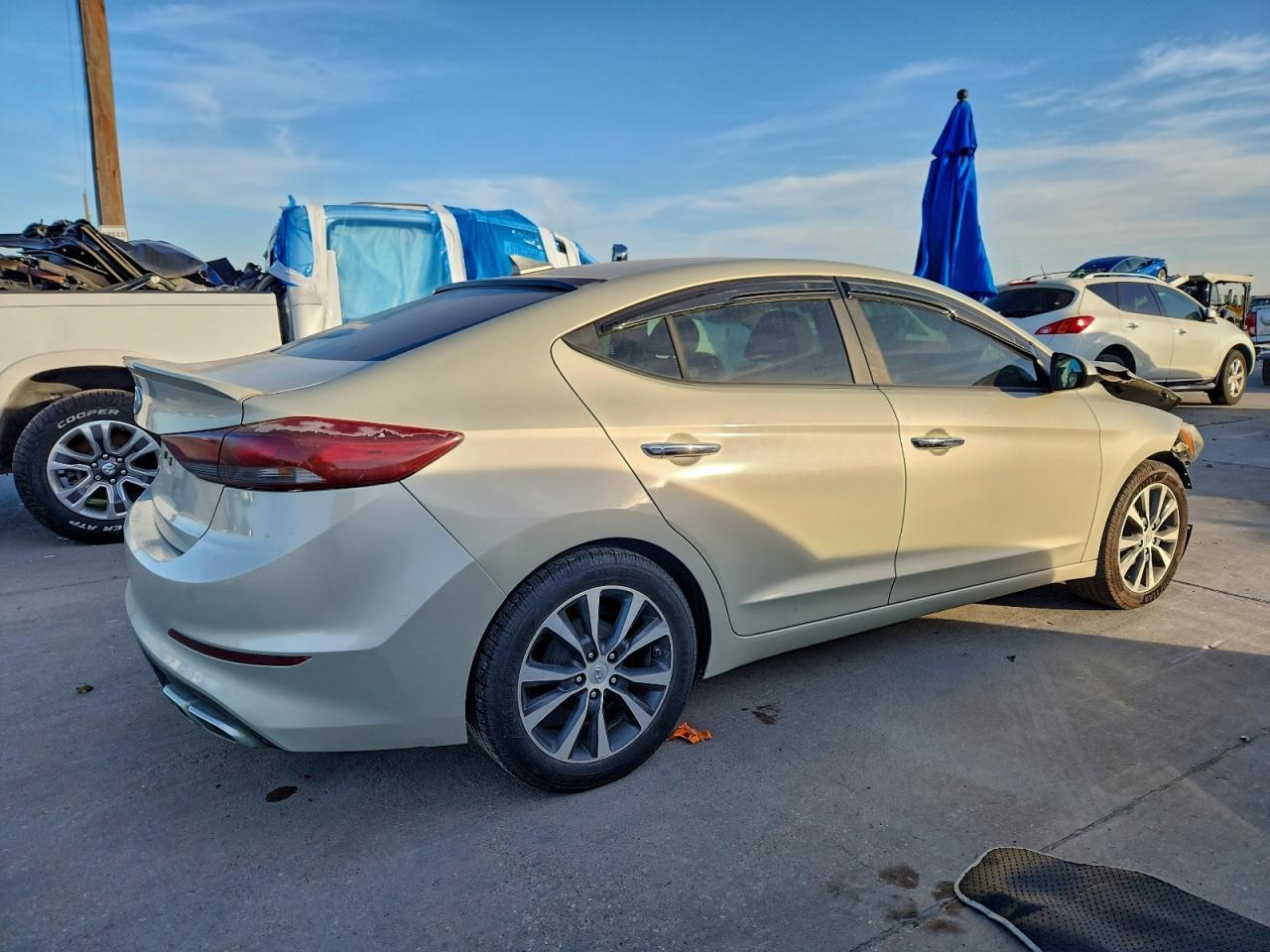 2017 Hyundai Elantra Se - Image 3