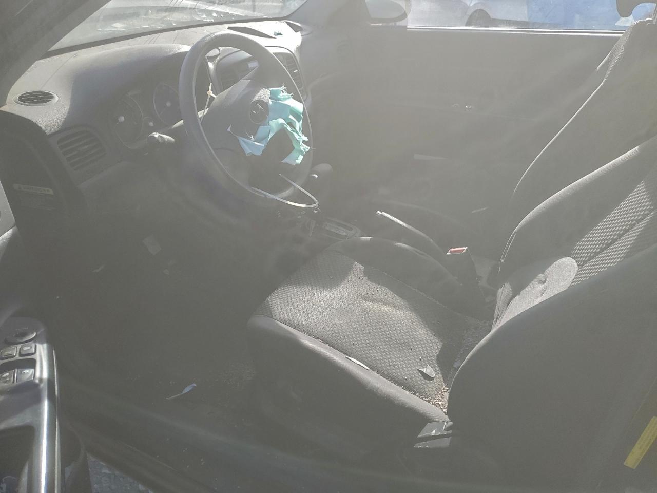 2010 Hyundai Accent Blue - Image 7