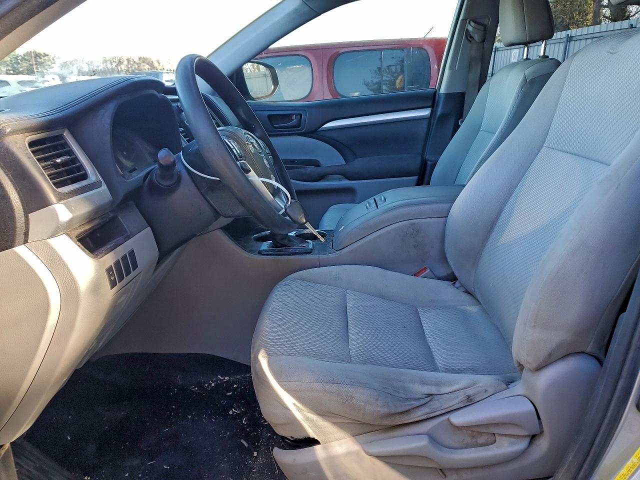 2015 Toyota Highlander Le - Фото 7