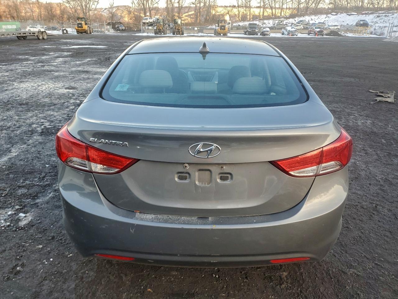 2013 Hyundai Elantra Gls - Image 6