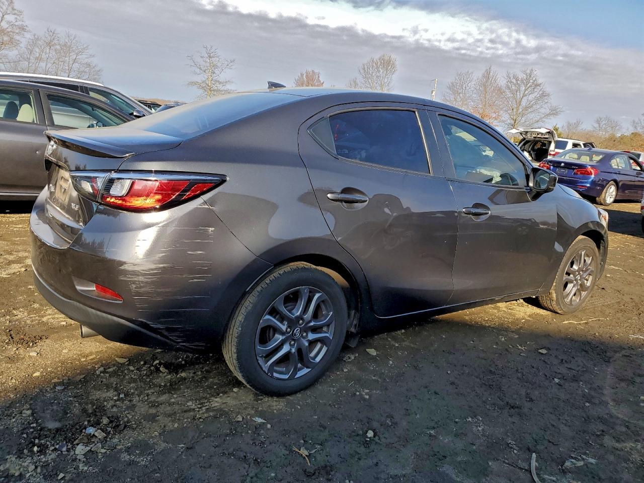 2019 Toyota Yaris L - Фото 3