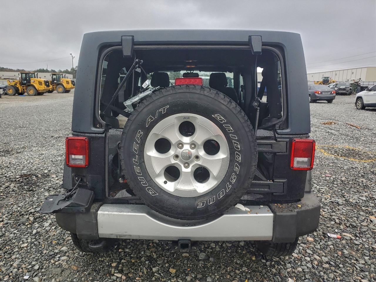 2013 Jeep Wrangler Unlimited Sahara - Фото 6