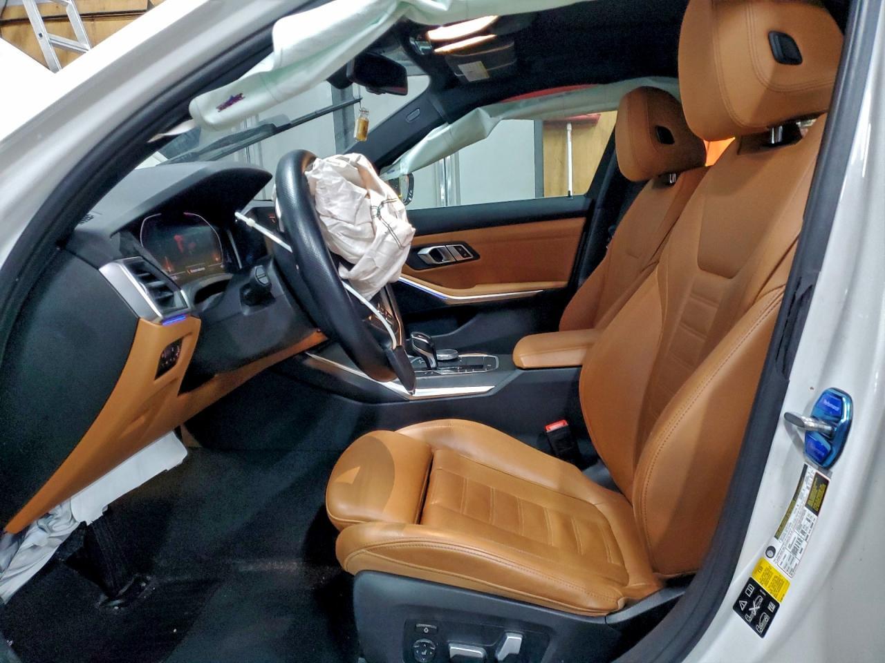 2021 BMW 330Xi - Фото 7